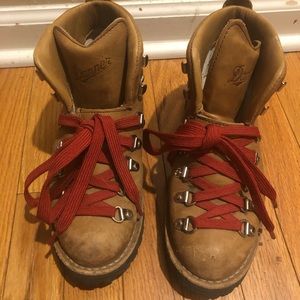 Danner mountain light cascade boots 8.5